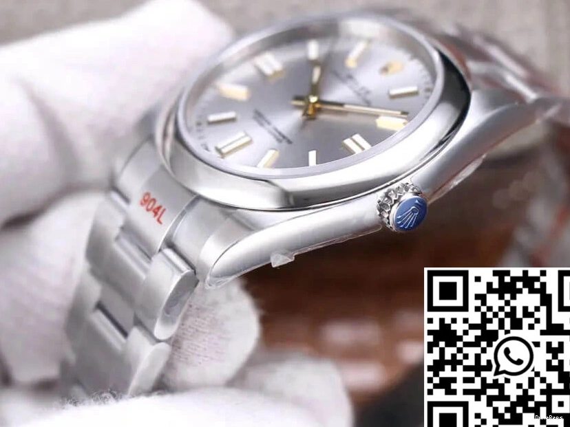 Perpetual Rolex M124300-0001 Oyster Silver Factory Dial 41MM EW 0223